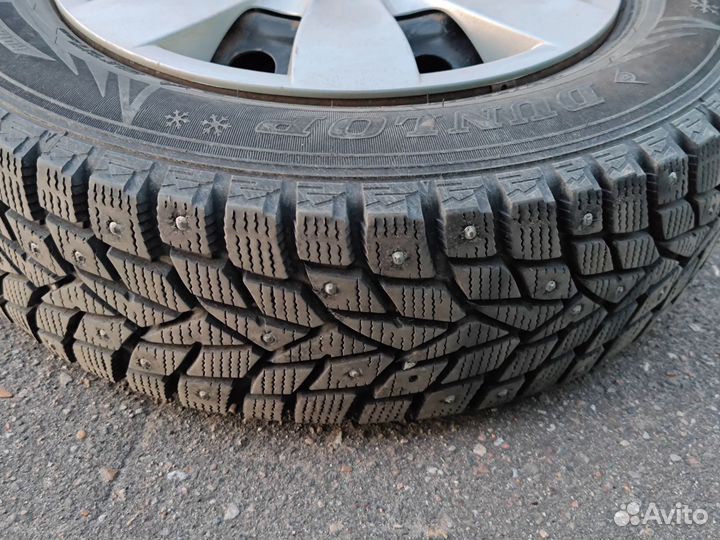 Dunlop SP Winter Ice 02 175/70 R14 84T