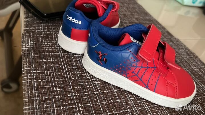 Кроссовки adidas для мальчика