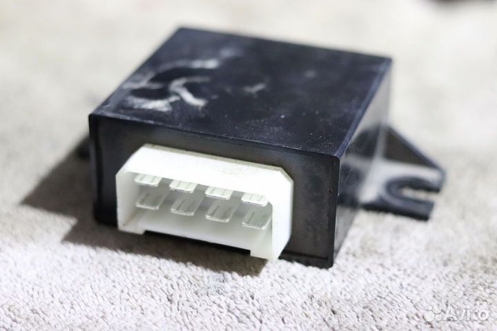 Блок центр замка Лада Гранта