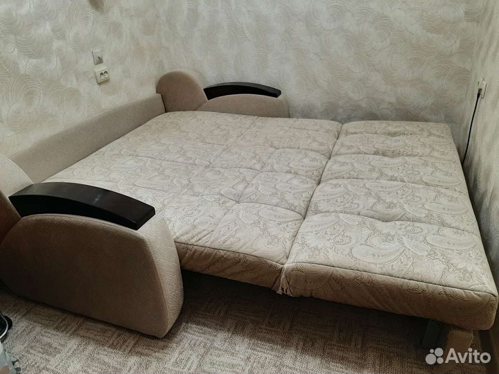 Диван-кровать б/у
