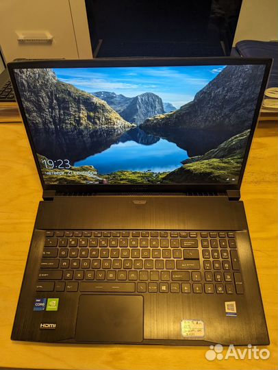 Msi gf75 thin 17.3 i7-10750h, GTX 1660 Ti