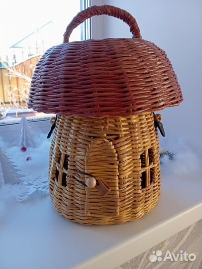 Домик - грибок из бумажной лозы