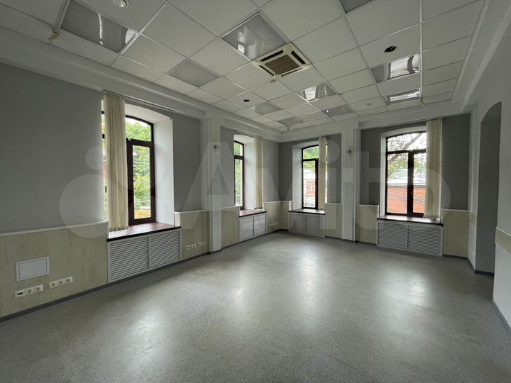 Офис с высокими потолками в Центре, 267 м²