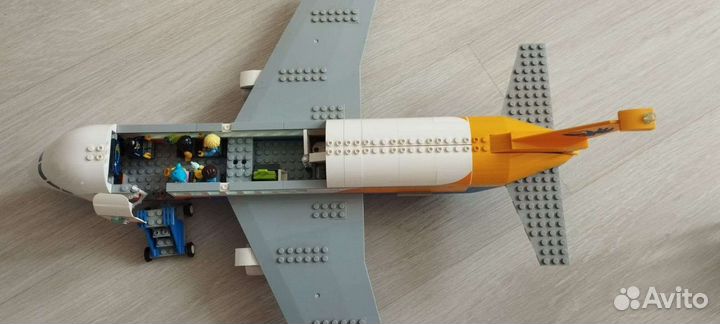 Lego city самолет 60262