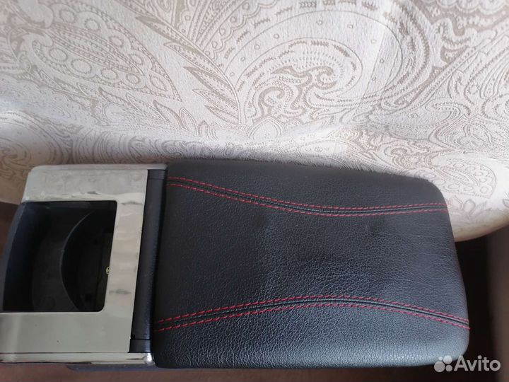 Подлокотник на kia rio 3