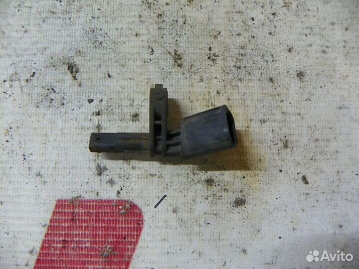 Датчик ABS передний Skoda Octavia