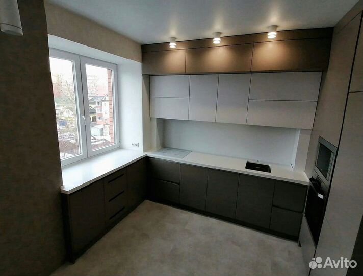 Угловой кухонный гарнитур современный