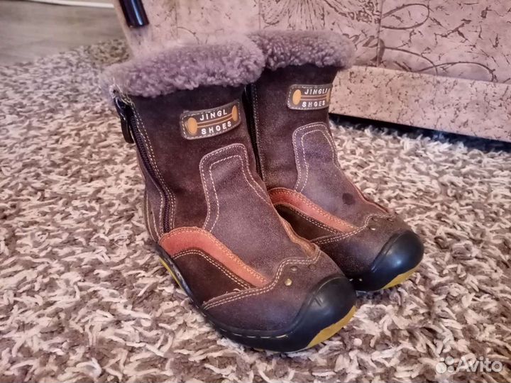 Зимний детский костюм на мальчика и обувь