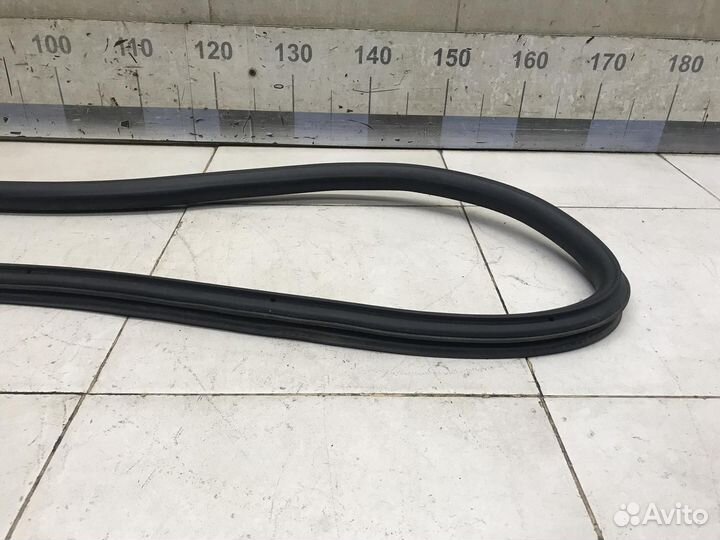 Уплотнитель (внутри) Octavia (A5 1Z) 2004-2013