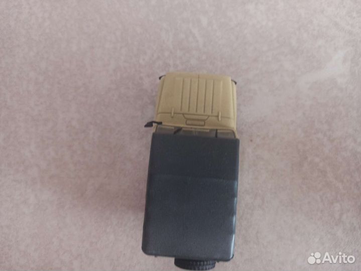 Модель автомобиля 1:43