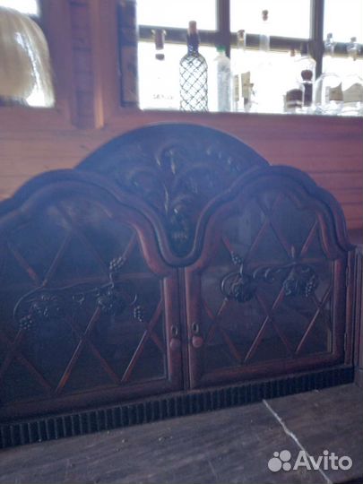 Буфеты и серванты старинные