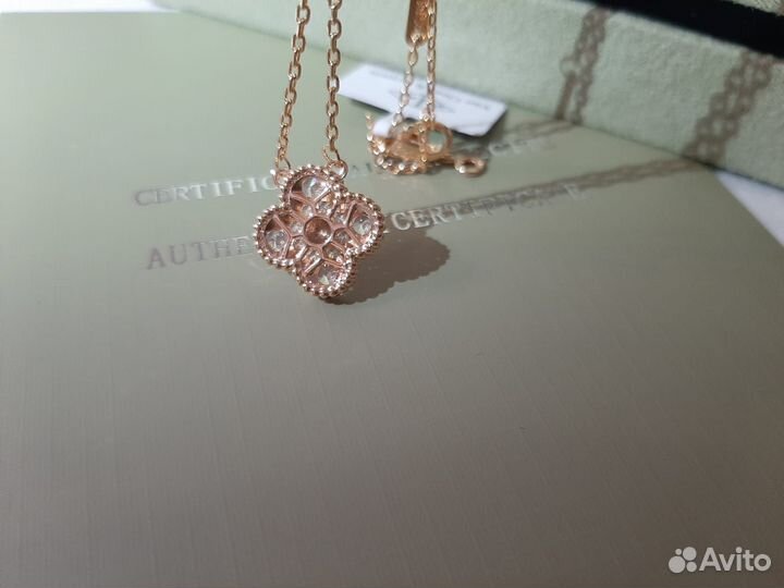 Колье Van Cleef Vintage Alhambra муассаниты