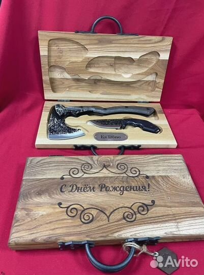 Топор и нож в кейсе из массива дерева карагач