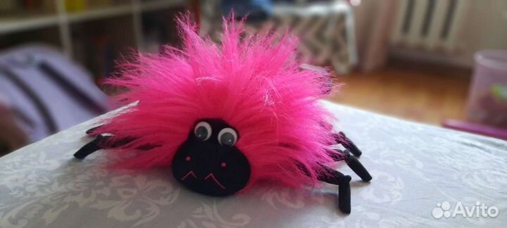 Паук лохмытый на батарейках