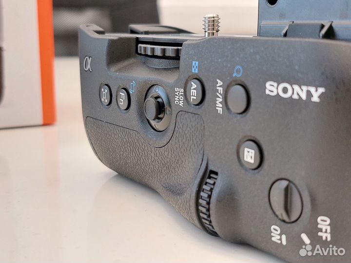 Батарейнй блок для Sony a77 a77II a99 II новая