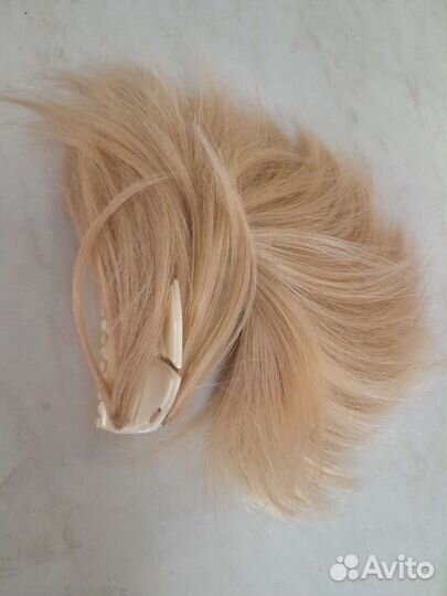 Хвост на заколке