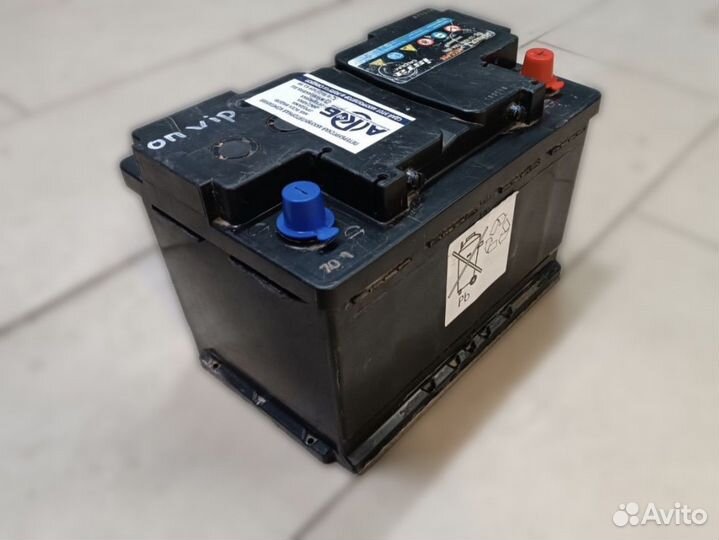 Б/У Аккумулятор для авто Akom 70Ah обратная п
