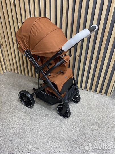 Прогулочная коляска с перекидной ручкой терракот