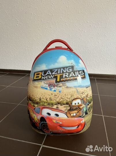 Детский чемодан на колесиках