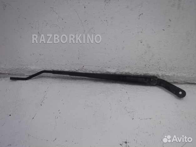 Поводок стеклоочистителя передний