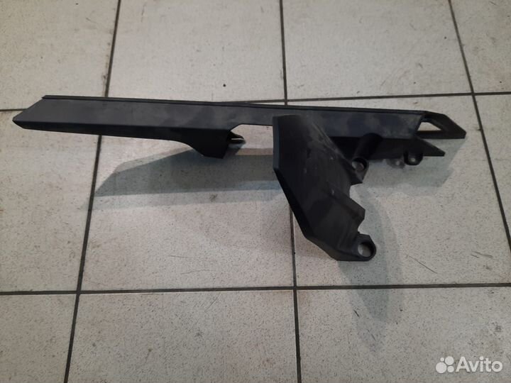 Верхний кожух цепи KTM Duke 390 2019г