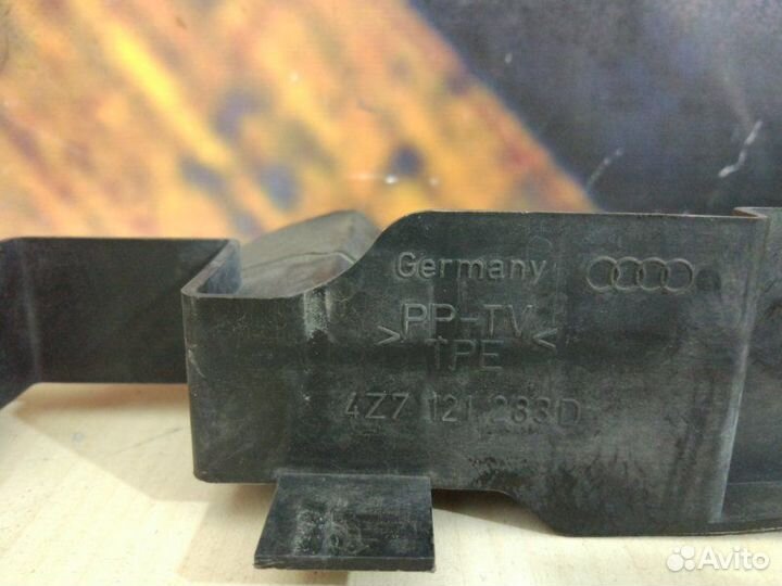 Воздуховод радиатора левый Audi Allroad C5 BAS