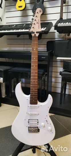 Yamaha Pacifica-012 WH