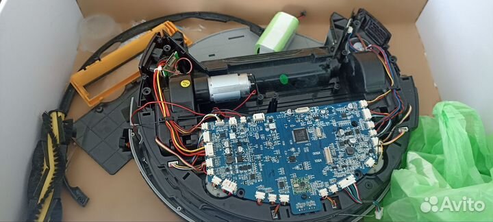 Робот пылесос