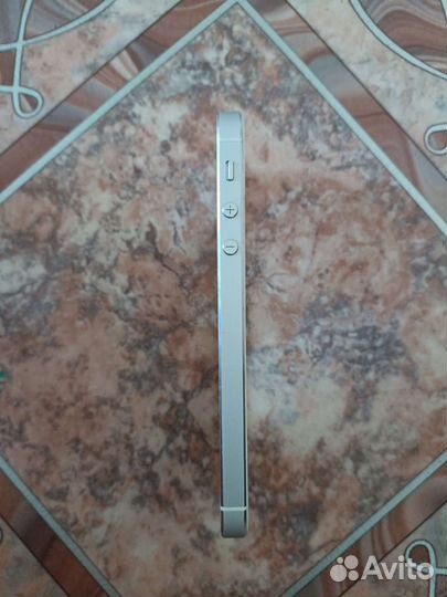 Телефон iPhone 5s