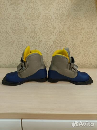 Лыжные ботинки детские 32. 2 пары