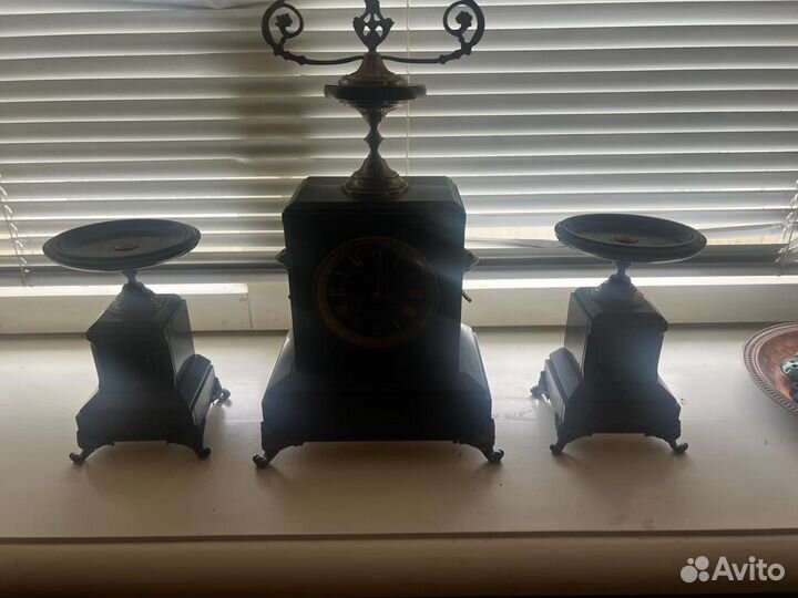 Старинные каминные часы с подсвечниками (мрамор)