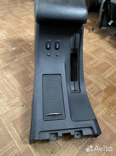 Подлокотник в сборе Great Wall Hover H5 2010-2017