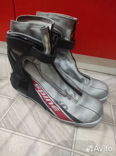 Лыжные ботинки 46 размер nnn