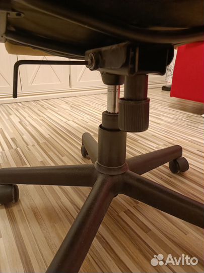 Компьютерное кресло