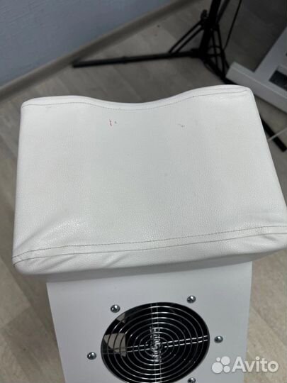 Пылесос для педикюра с подставкой