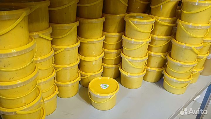 Мёд с прополисом-рекомендую держать Всем в аптечке