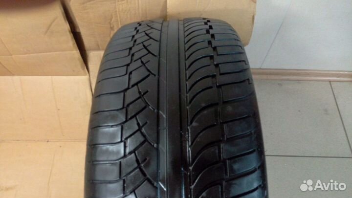 Michelin Defender 255/55 R18