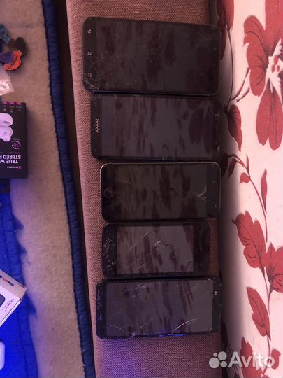 Мобильные телефоны на запчасти