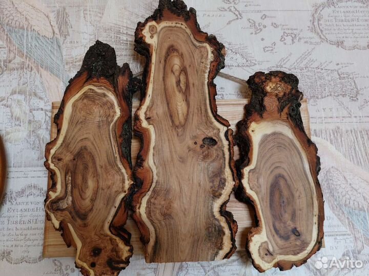 Панно из спилов дерева