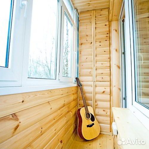 Балкон с отделкой дерево