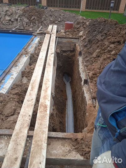 Копать траншеи вручную