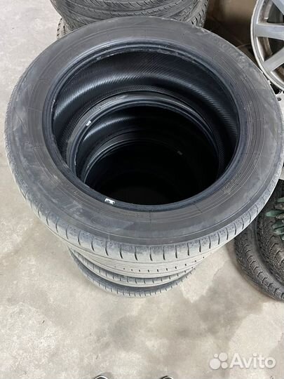 Yokohama BluEarth E70 215/65 R17