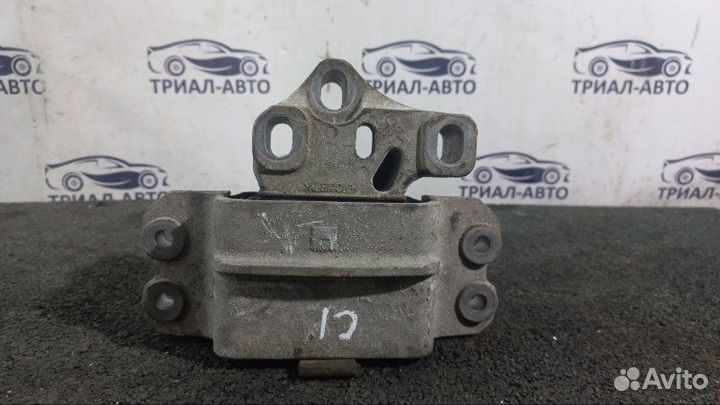 Подушка двигателя Tiguan