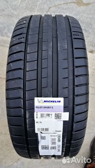 Michelin Pilot Sport 5 255/35 R20 97Y