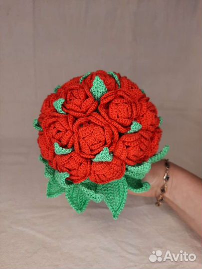 Вязаный букет цветов ручной работы