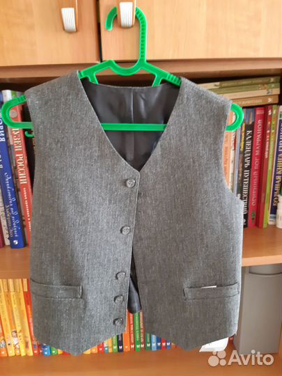 Жилетка для мальчика школьная
