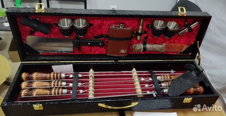 Подарочный набор шампуров в чемодане