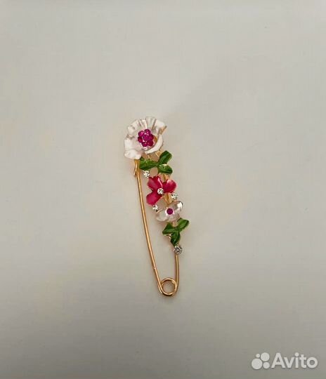 Брошь булавка с цветами 14 февраля 8 марта