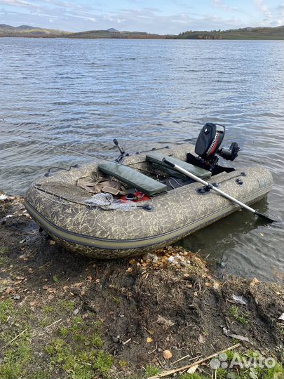 Надувная лодка с мотором