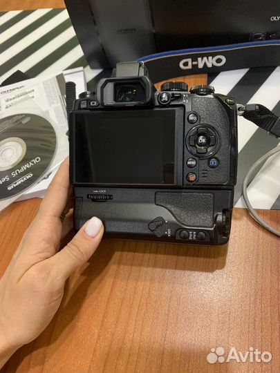 Фотоаппарат Olympus OM-D E-M1 тушка + Объектив Oly